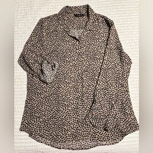 Apt 9 Tunic Women’s XL  Animal Print Roll Tab Long Sleeve Button Up Blouse khaki